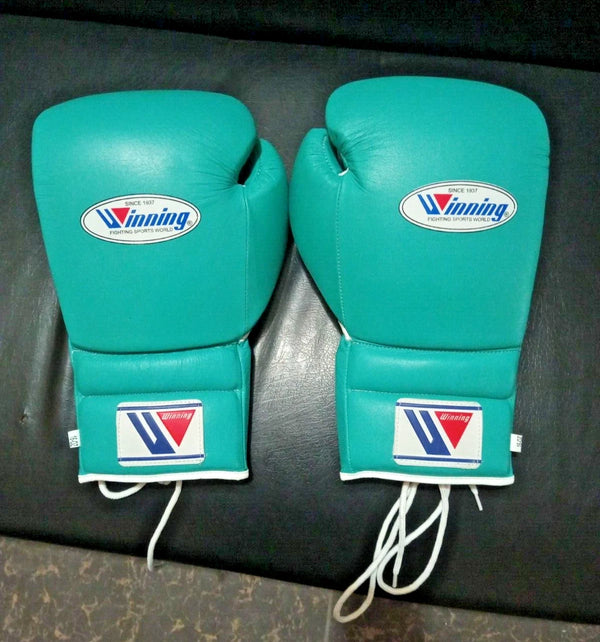 Winning Boxing Glove Lace-up Made by Cowhide Leather in All Sizes